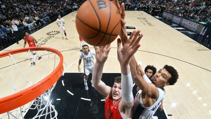 文班亞馬連100場火鍋達標，展謝不同層次的藍球